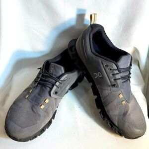 ON CLOUD Sz 10.5 Running Men's Gray Shoes Elastic Laces cushioned Sole